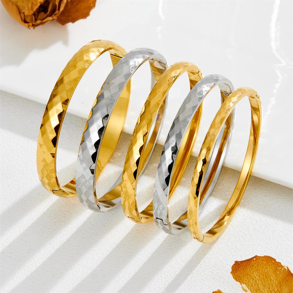 2026 Bracelet European and American Fashion Temperament Round Flower Buckle Bracelet Irregular Bracelet Girls Senior Sense