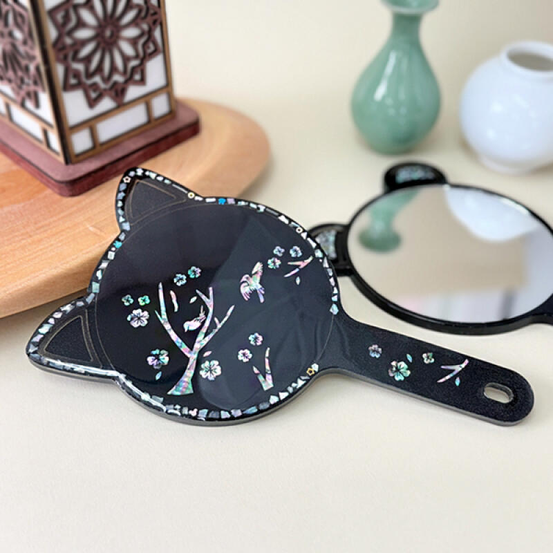 Making a Light-Filled Resin Mother-of-Pearl Hand Mirror - 1 Person