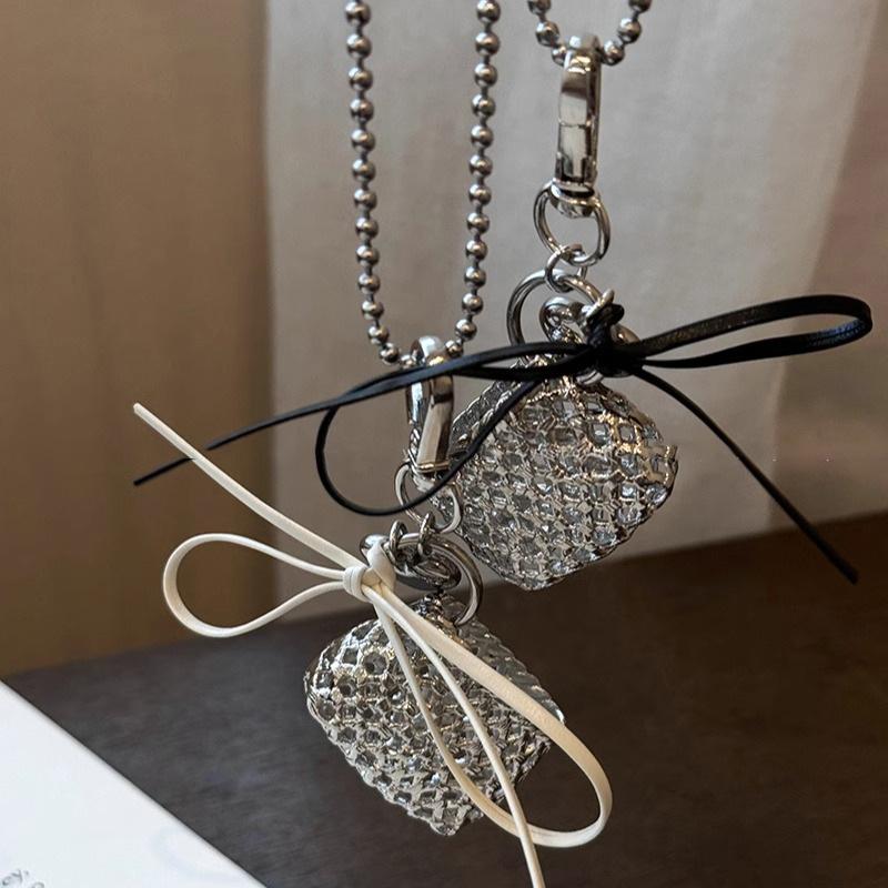 Punk Metal Woven Coin Purse Pendant Necklace For Women Fashion Long Round Bead Chain Necklace Bowknot Pendant Necklaces