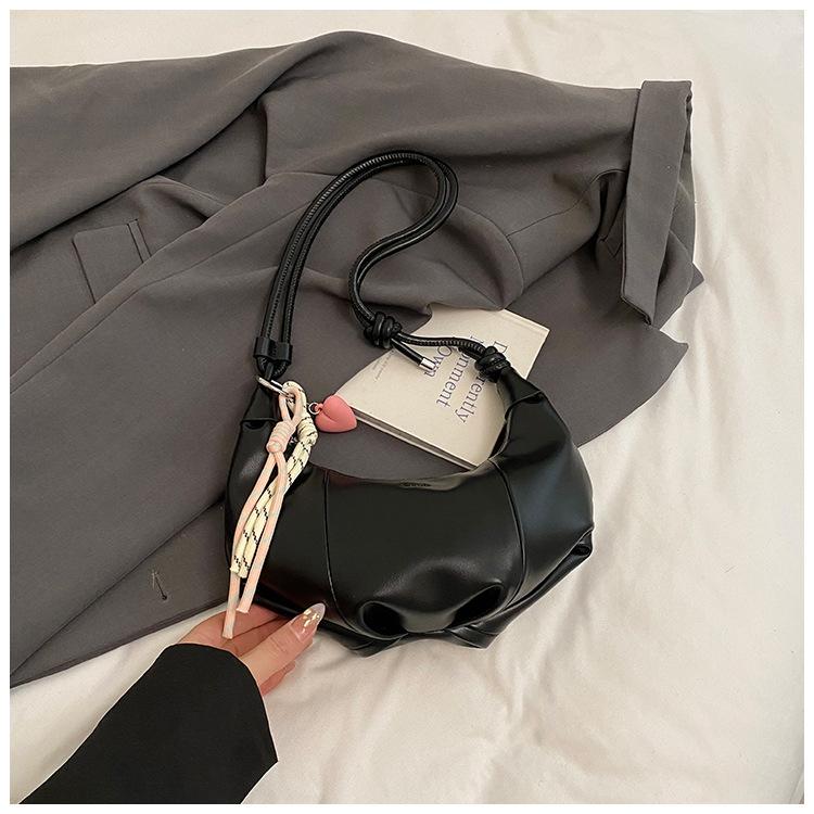 Casual commuter dumpling bag women's 2025 new trendy fashion versatile shoulder bag pleated slack messenger bag