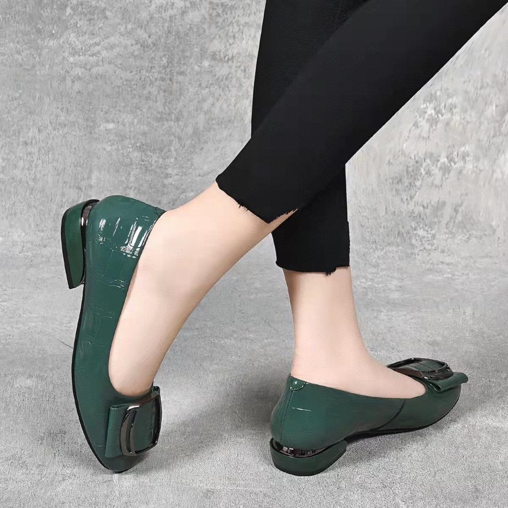 Round Head Flat Sole Single Shoes Women's Shoes Spring New Round Buckle Cow Patent Leather Shallow Mouth Women Comfortable