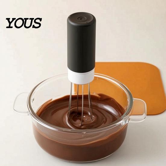 Cooking Helper for Mothers Automatic Hands Free Kitchen Mixer, 3 Speed Settings Battery Operated Accessory Gadget, Triangular Stable Base Cordless