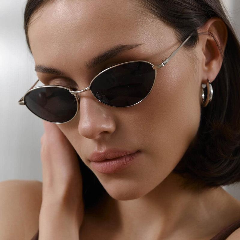 2025 Trending Oval Cat-Eye Sunglasses for Women Fashion Retro Y2K Metal Frame Sun Glasses UV400 Protection Wholesale