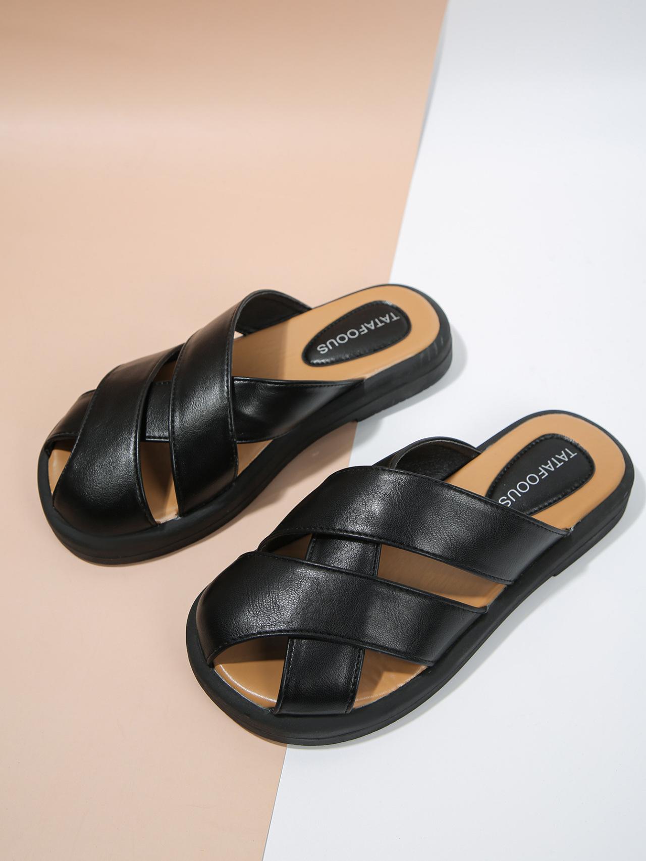 

Внешняя торговля мода сумка голова крутые тапочки верхняя одежда высокое чувство лето новые полутапочки плоская подошва крутые тапочки дети 40 чёрный