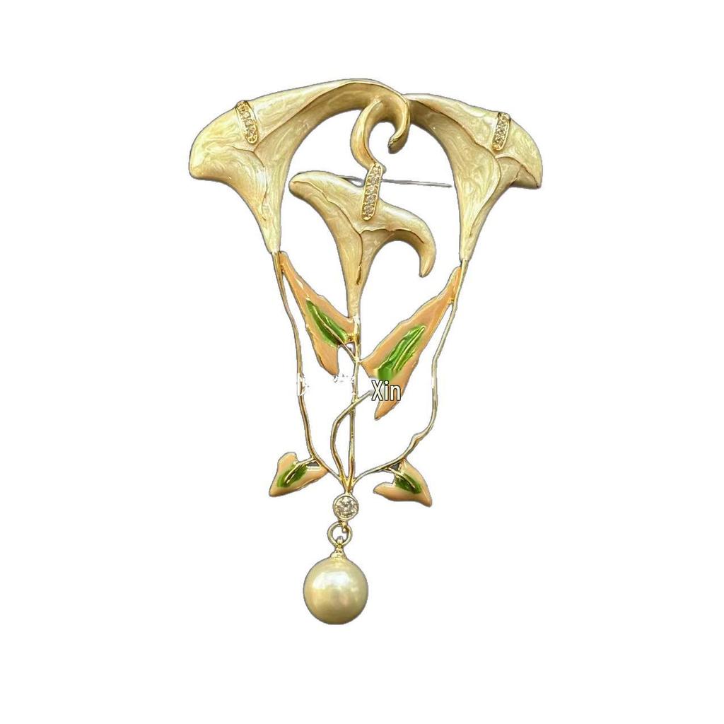 Retro Western Enamel Brooch: Drip Oil Lapel Pin for Suits and Coats