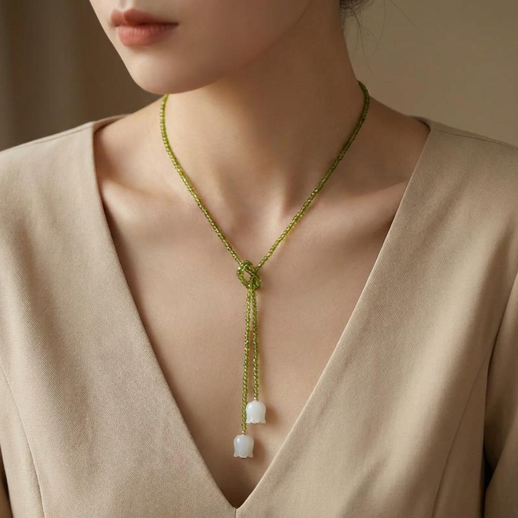 Romantic Fairycore Green Crystal Beaded Lariat Necklace for Women White Lily Pendants Versatile Choker Accessories Jewelry Gift