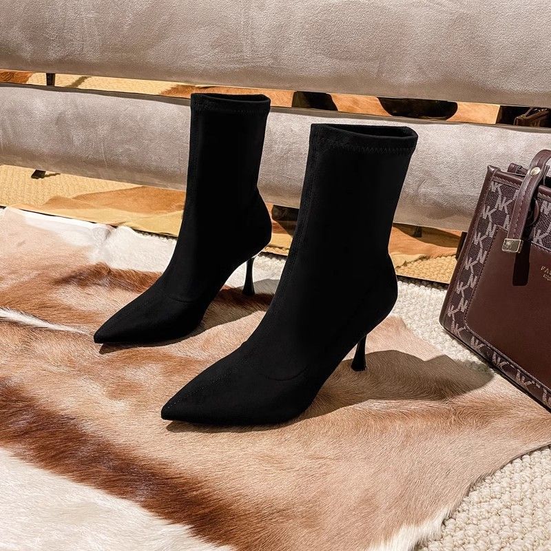 Fashion and versatile design sense, medium tube pointed short boots are super beautiful and thin, thin heels, high heels, and autumn new models.