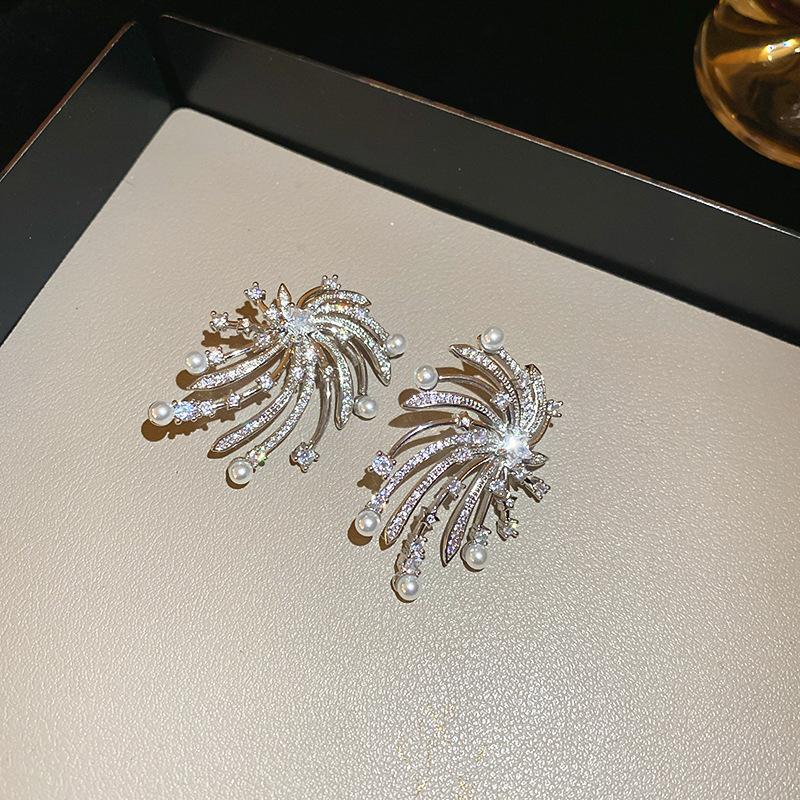 Cold wind super flash zircon snowflake fireworks stud earrings temperament versatile earrings earrings