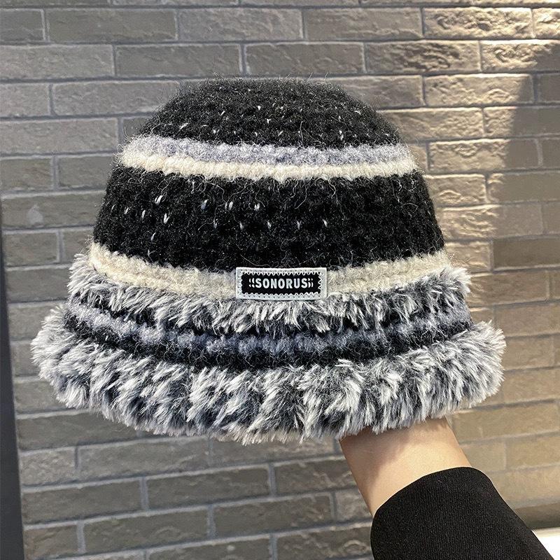 

Шапка из шерсти Dopamine, женская, новинка 2025 года, зимняя теплая радужная вязаная шапка, женская зимняя плюшевая шапка-ведро M（56-58cm） чёрный