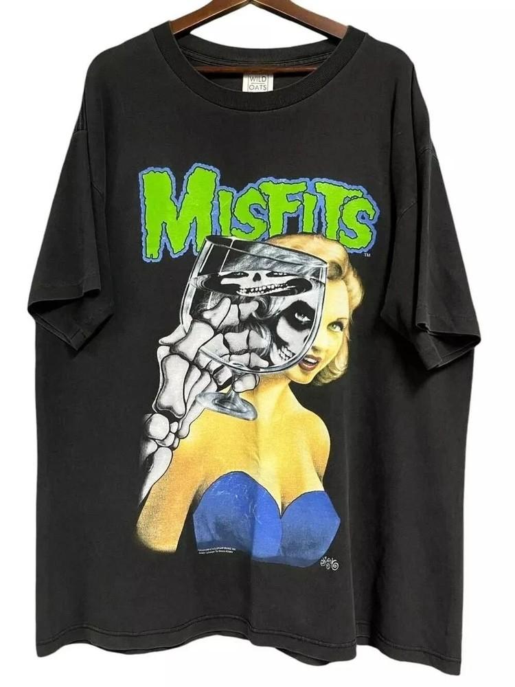 Classic Misfits Band Retro 90s Black Ghost Girl T-Shirt Unisex T-Shirt S