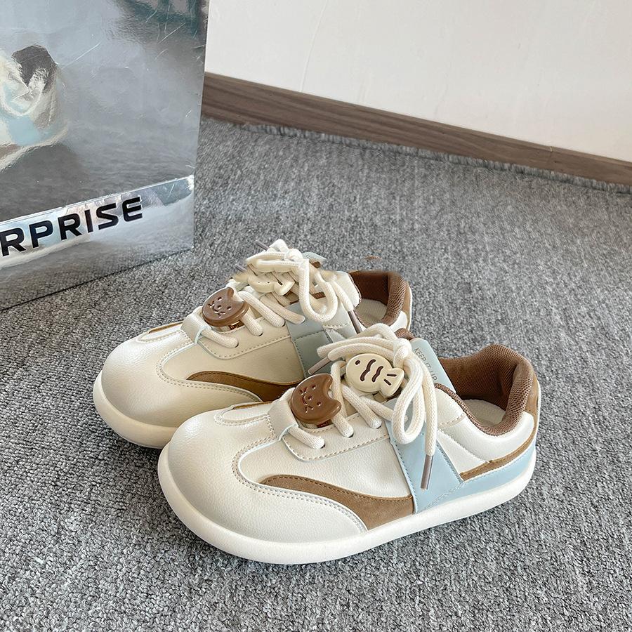 

Маленькие белые туфли женские 2025 новые популярные повседневные универсальные шикарные туфли модная платформа кампус стиль ретро кеды 40