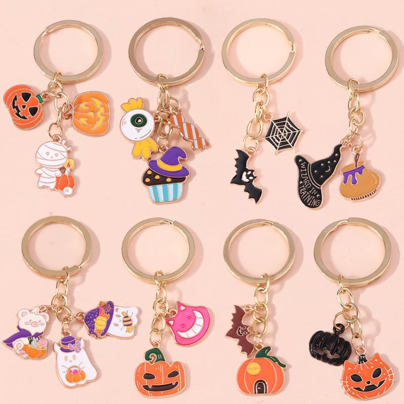 Cute Enamel Halloween Keychain Ghost Bat Pumpkin Keyring Pendants for Car Keyholder Handbag Decor DIY Halloween Jewelry Gifts