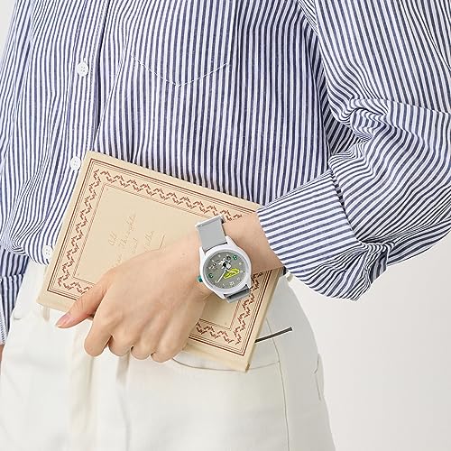 Q&Q SmileSolar Disney Collection Winnie the Pooh Watch, Solar, Analog, Waterproof, Urethane Strap, R00A-502VK