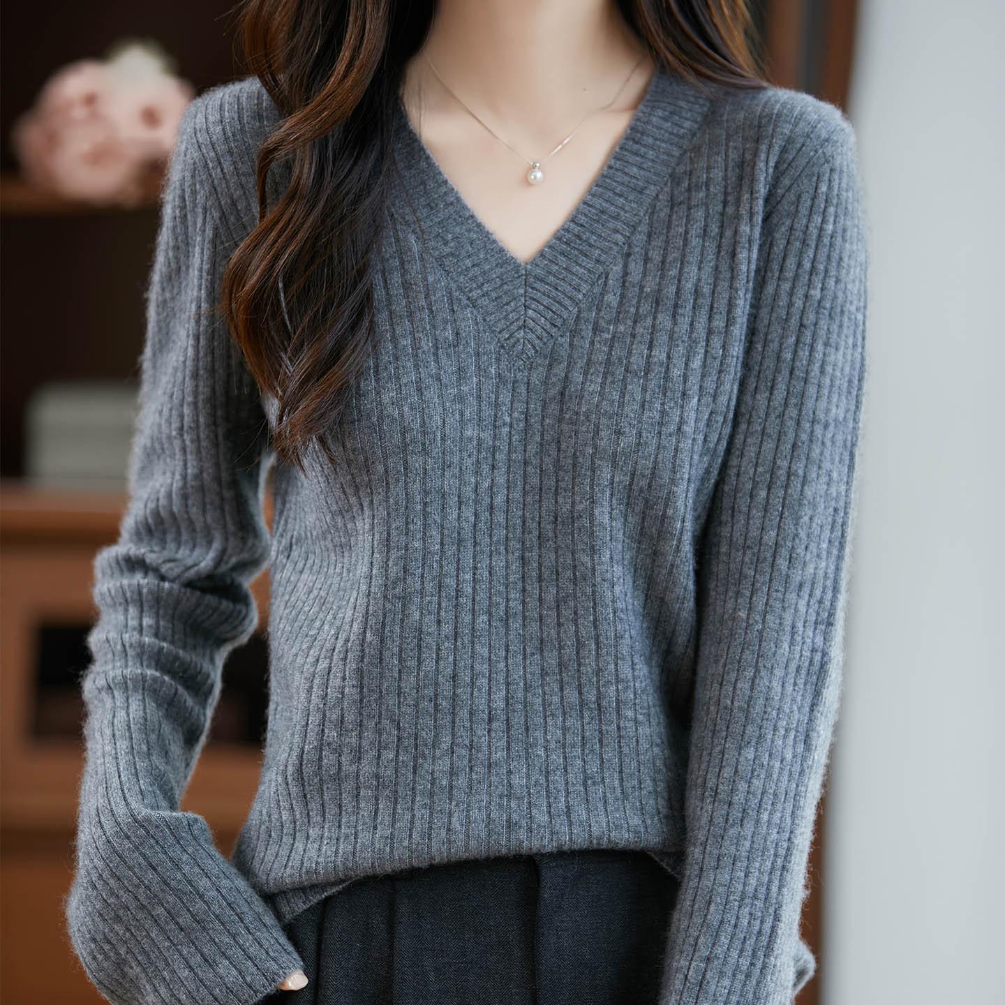 

Women s V-Neck Bell Sleeve Wool Sweater - Autumn/Winter Casual Versatile Solid Color. L