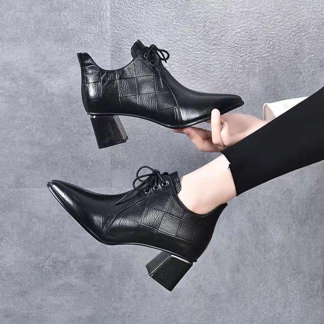 

2025 Винтажные женские туфли-лодочки на шнуровке, оксфордские туфли, лакированная кожа, толстый каблук, женские черные рабочие туфли, женские ботильоны 38 чёрный