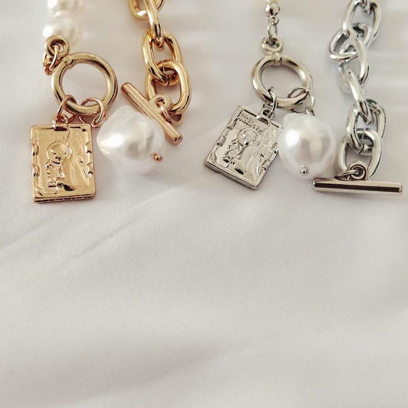 Vintage Baroque Pearl Necklace Alloy Portrait Square Brand Pendant Necklace Women's Two-piece Set