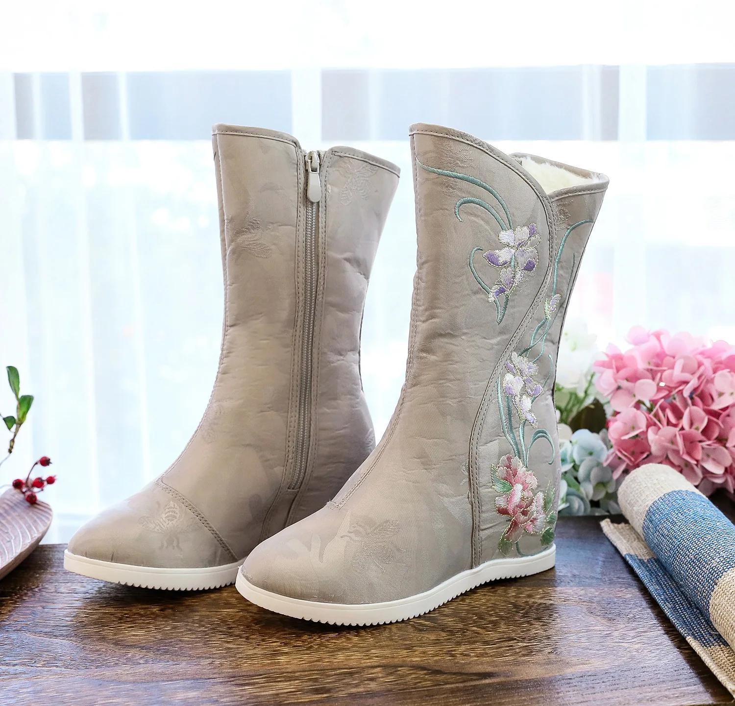 

Модные этнические вышитые женские сапоги, обувь ханьфу, зимние высокие женские сапоги, теплые вышитые пионами туфли, женская тканевая обувь 36