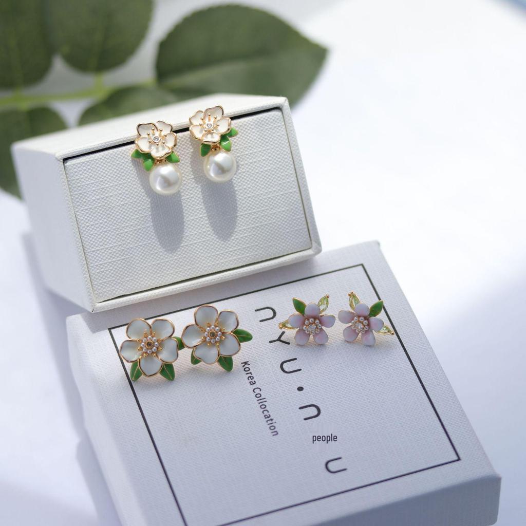 Dopamine Pink Flower Studs: Elegant French Design, High-End, Unique Atmosphere Earrings