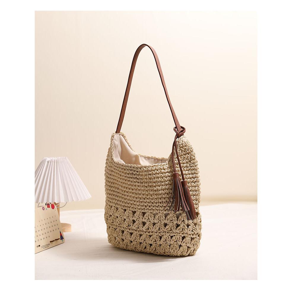 IELGY Hollow Straw Bag Tassel Woven Seaside Vacation Beach Bag Leisure