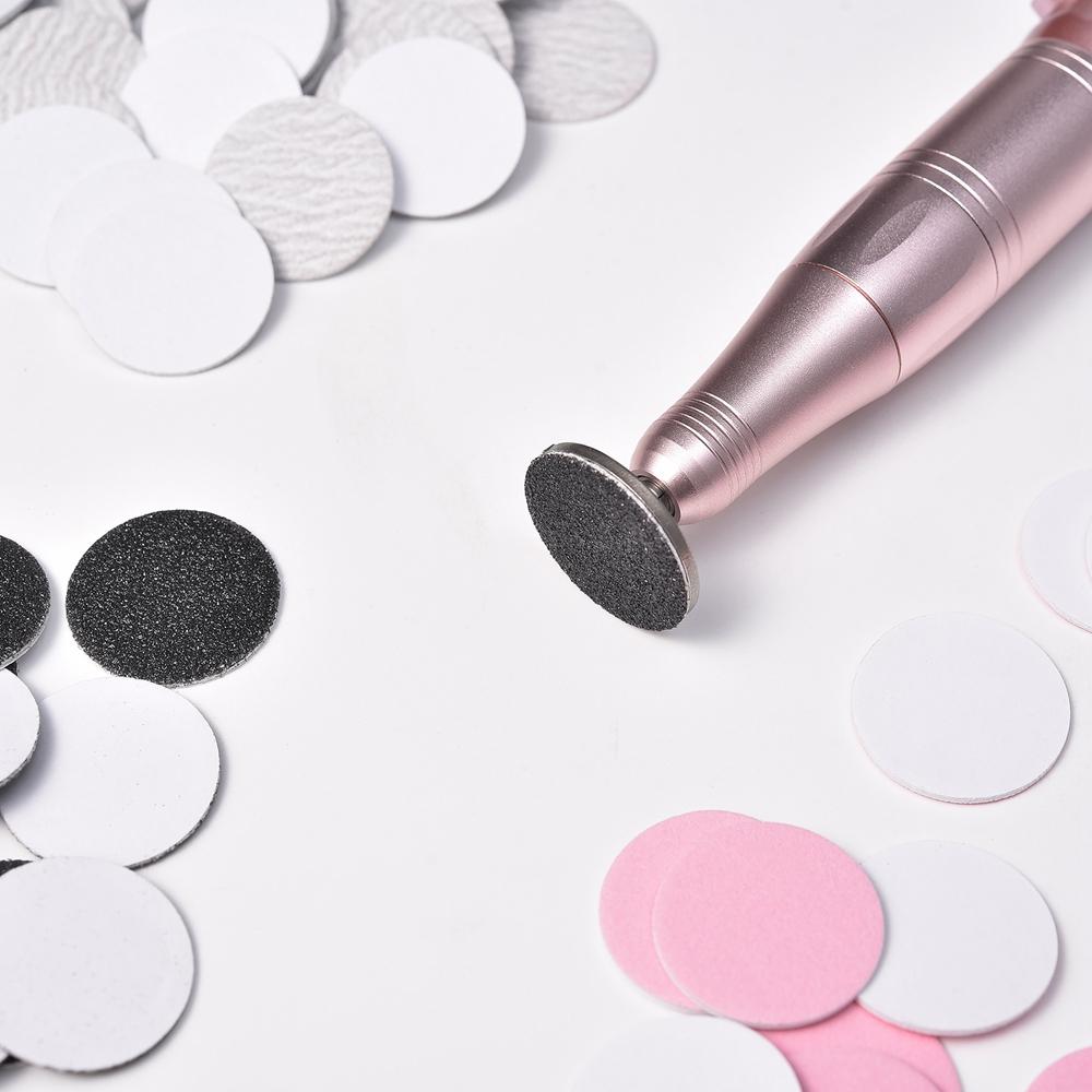 50/60 Stück Pediküre-Scheibe mit austauschbarem Schleifpapier Fuß Nagelhaut Schwielen Entfernung Nagel Schleifscheiben Bits Maniküre Feilenwerkzeug