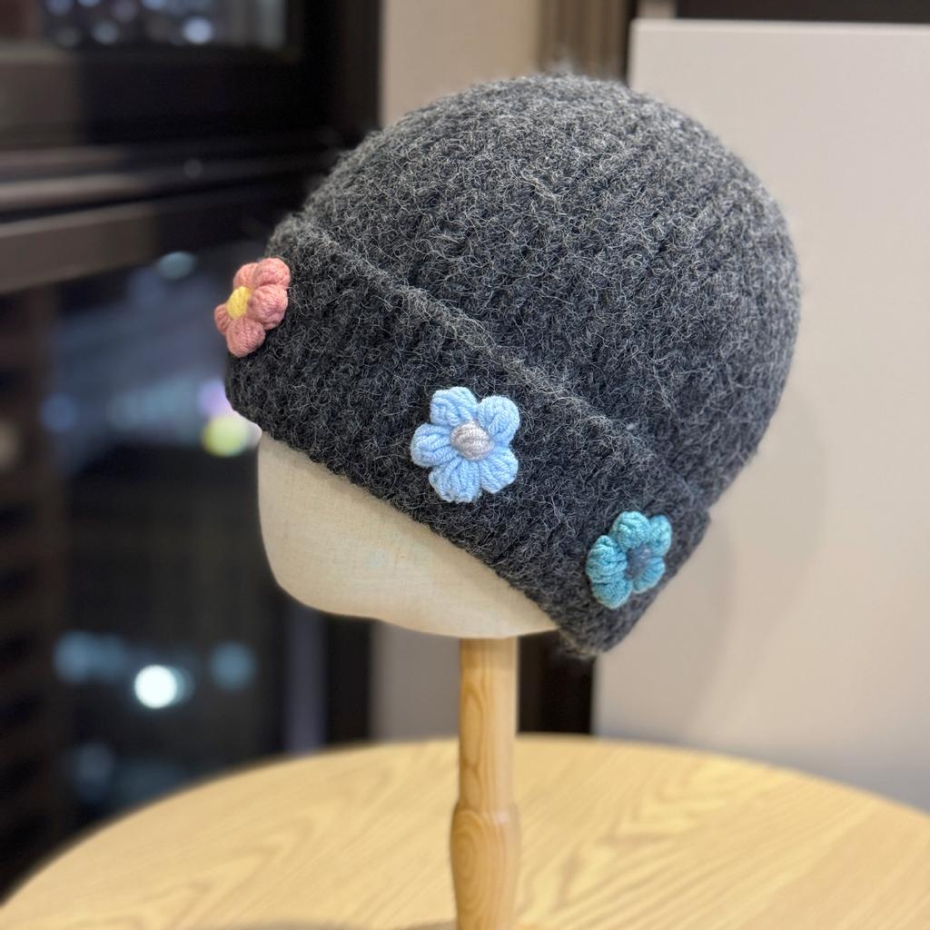Women's Hats  Women's Autumn and Winter Woolen Hats Knitted Hats Cold Hats Winter Warm Confinement Hats Baotou Hats Cute Flowers