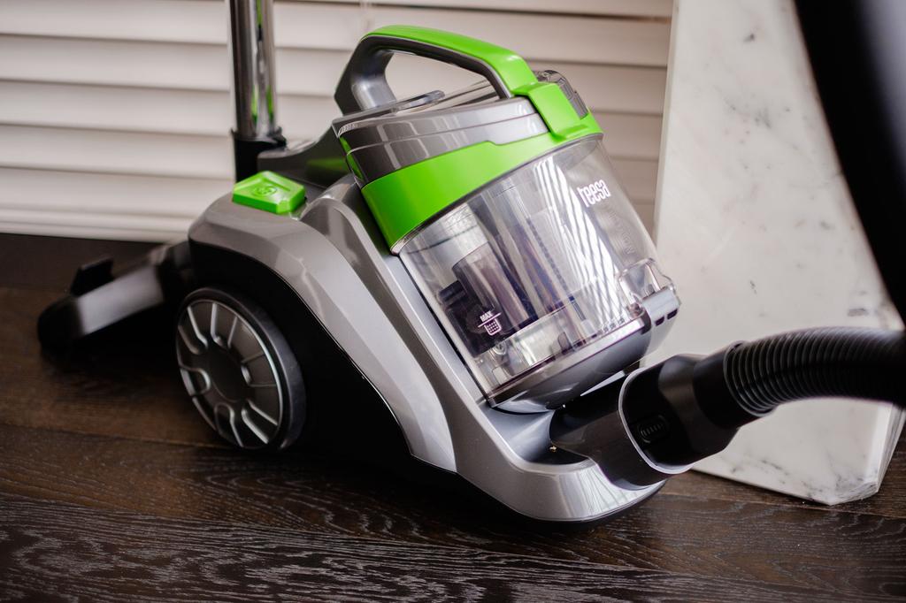 Teesa VACUUM GREEN Bagless Vacuum Cleaner