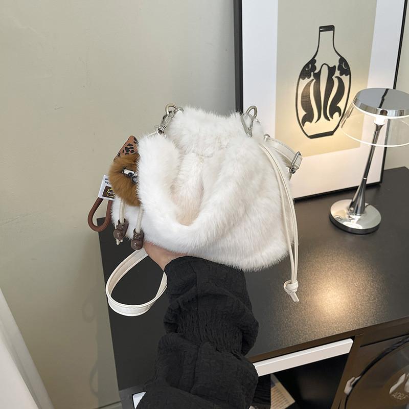 IELGY Ladies Messenger Bag Autumn Winter White Furry Bag