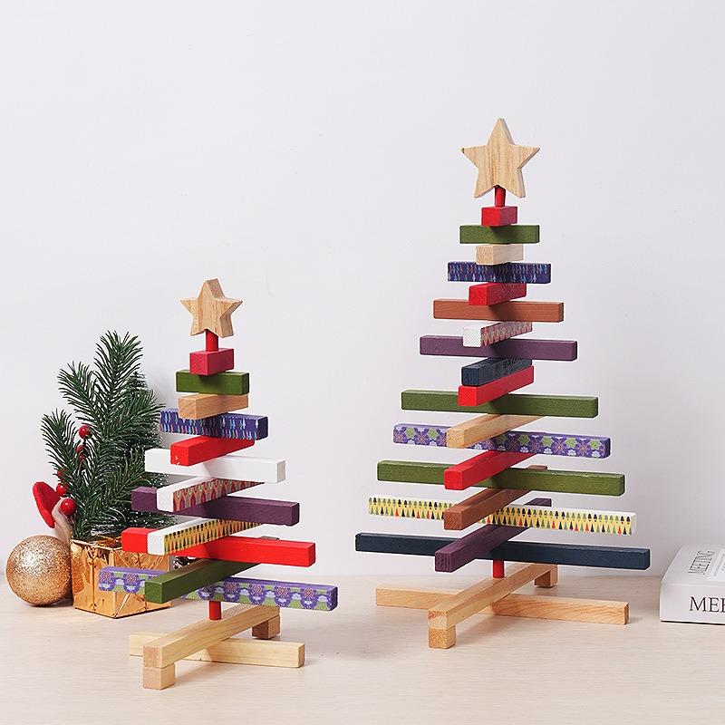 Drehbarer Weihnachtsbaum aus Holzbausteinen Deko Schreibtisch Festlich Drehendes Ornament Handgefertigt Holzmaserung Puzzle Stapeln Geschenk