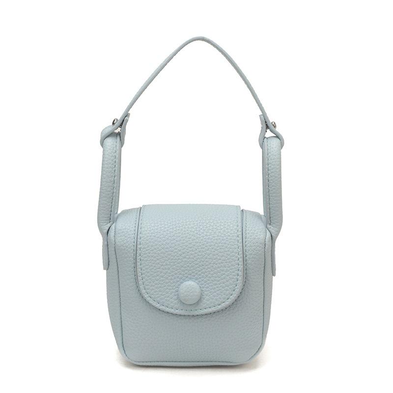 

Elegant Small Bag - Mini Crossbody Bag with Fashionable Chain Strap - Saddle Bag Style Backpack синій