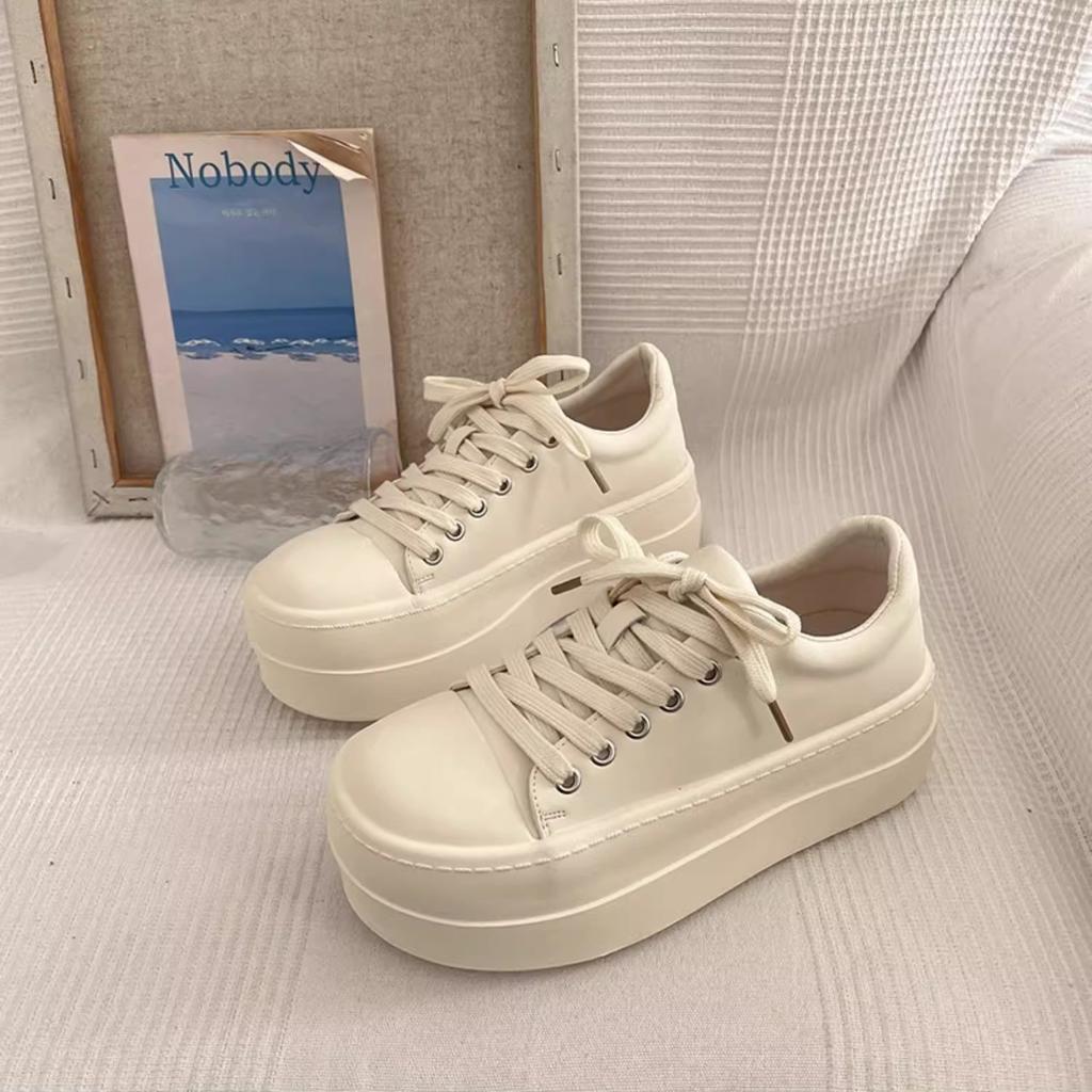 Korean version 2025 new fashion commuter retro high-value platform white shoes versatile light casual sports shoes