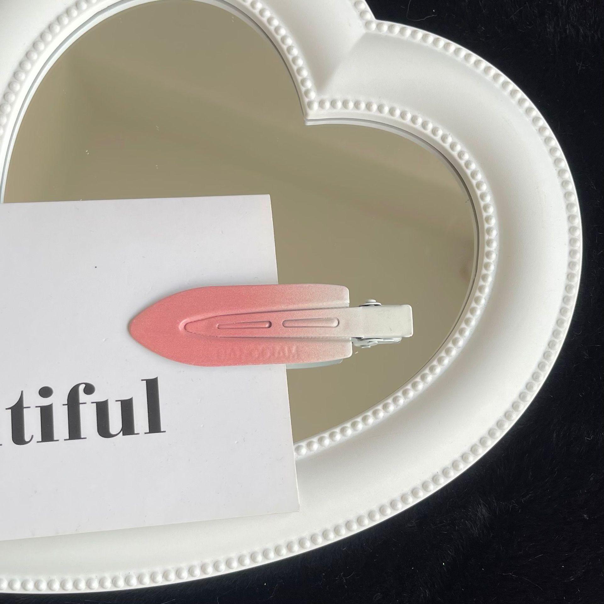 

Заколки-челки градиентных конфетных цветов - Бесшовные боковые заколки-уточки для летнего макияжа