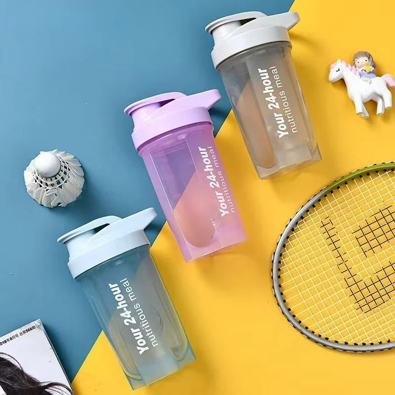 Neue tragbare Shaker-Tasse für Männer und Frauen Proteinpulver Ersatz-Milchshake-Mixbecher Fitness-Sport-Wasserbecher Flasche mit Skala