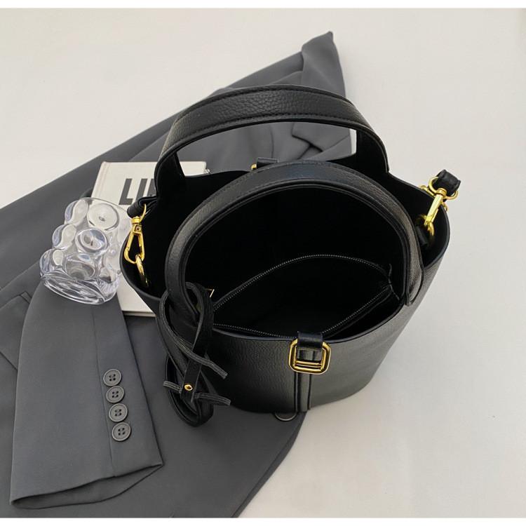 IELGY Lychee Pattern Portable Bucket Bag Ladies High-End Retro Vegetable Basket Bag Korean Version One-Shoulder Underarm Bag