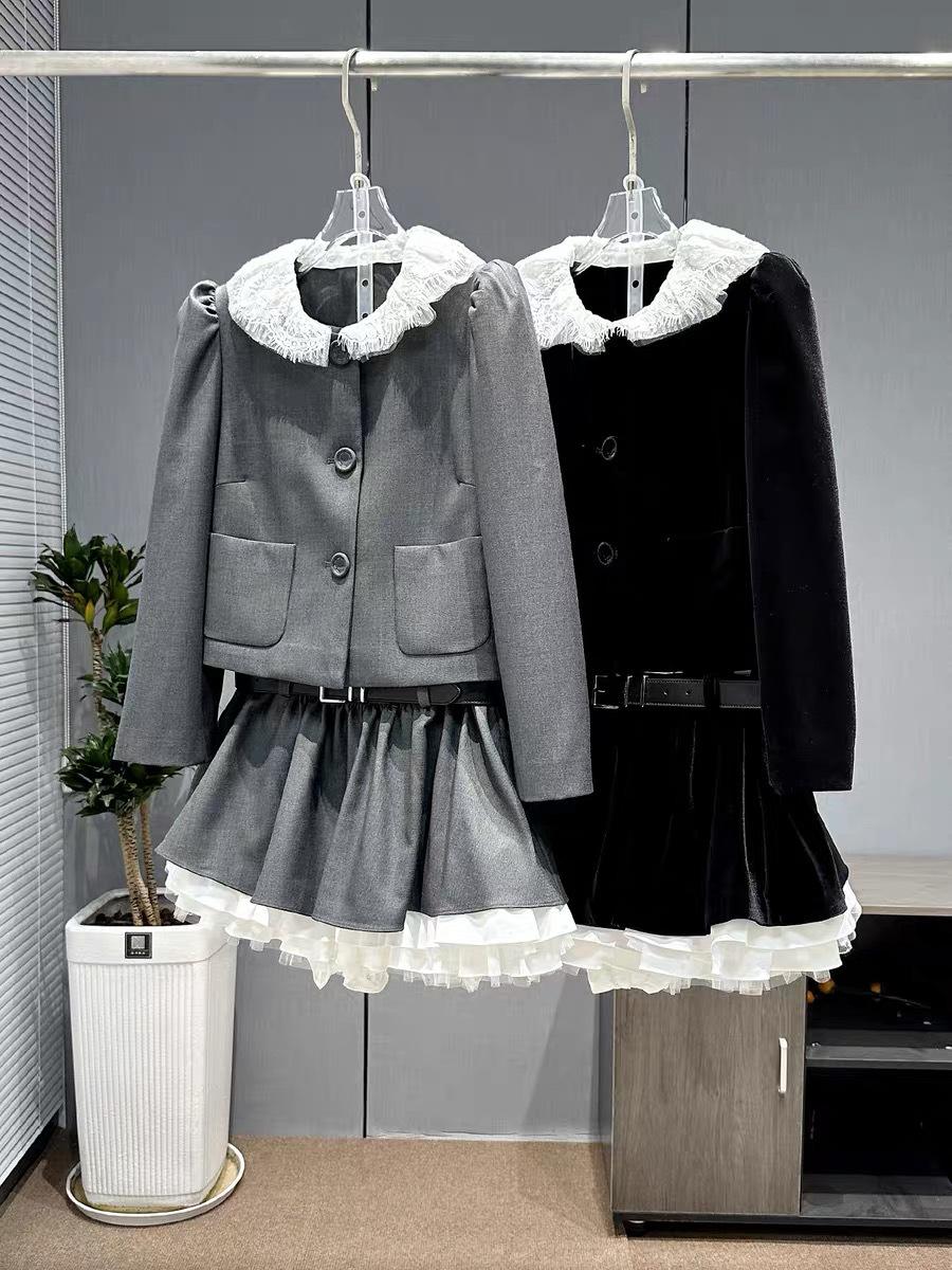 

2025 Autumn/Winter White Lace Collar Jacket & Skirt Large (L)