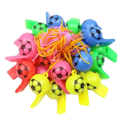 10/20/30 stuks Voetbalstijl Fluitje met Touw Plastic Kleurrijk Feest Bijeenkomst Geluidproducerend Materiaal Schattige Cartoon Fluitjes TMZ