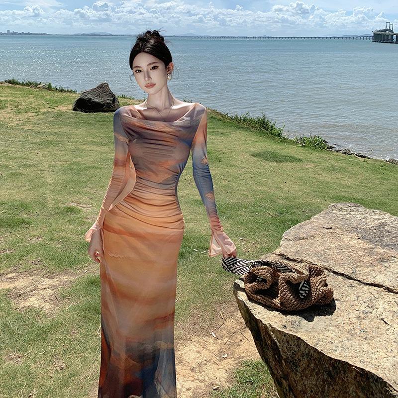 Sunset Tie-dye Printing Swing Collar Hip-wrapped Dress, Feminine Temperament, Slim Waist and Thin Seaside Vacation Dress