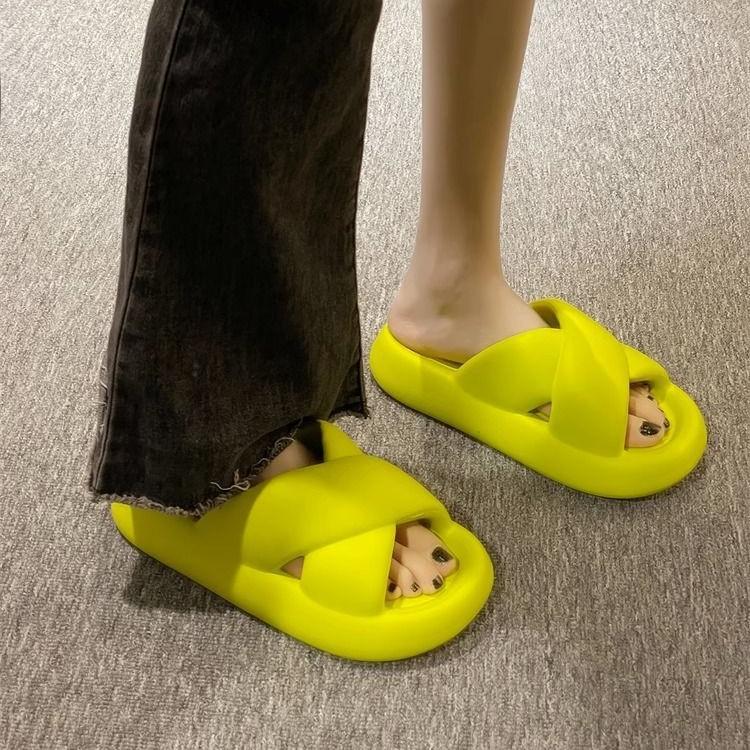 EVA Home Slippers Are Anti-slip, Waterproof, Lightweight and Comfortable. Women Wear Thick-soled Slippers on The Outside 2025