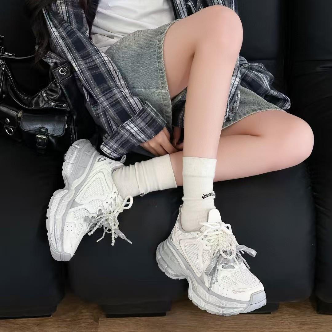 

Толстоподошвенные увеличивающие рост папины кроссовки женские новые жареные уличные спортивные повседневные кроссовки легкие дышащие кроссовки для бега 35 бежевый