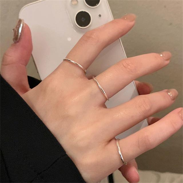 Xiaohongshu 925 Sterling Silver Exaggerated Plain Ring for Women – Simple, Luxurious, High-End Design.