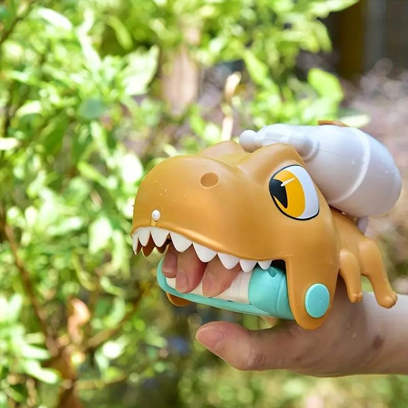 Animal Manual Water Gun, Ultra-long Range, Clown Fish Crocodile Shark Dinosaur Shape Water Gun, Color Mixing