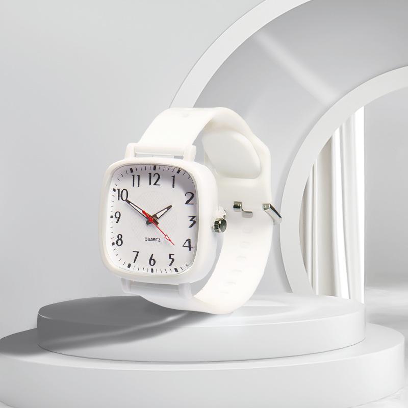 Fashionable Square Dial Teen Watch Quartz Movement 30m Water Resistance And Casual Style