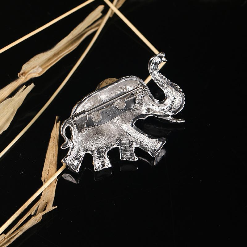 SKEDS Luxury Crystal Elephant Brooches For Women Female Vintage Animal Rhinestone Buckle Fashion Suit Clothes Badges Jewelry