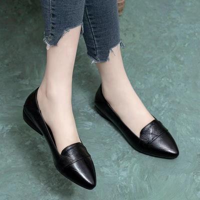 Medium Heel Women's Shoes Non-slip Work Shoes Soft Leather Thick Heel Single Shoes Women's New Pointed Low Heel Flat Women's Leather Shoes