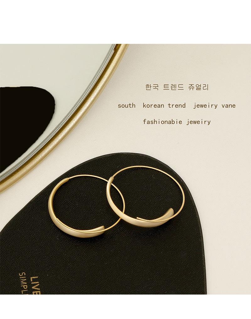 Women's Trendy Matte Hoop Earrings: Designer Retro Hong Kong Style with European, American, and Korean Minimalist Fashion.