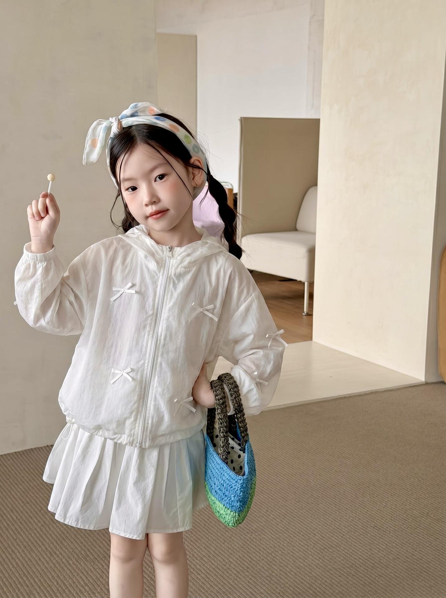 Girls Lightweight Breathable Sun Protection Jacket with Sweet Bow 150 cm белый