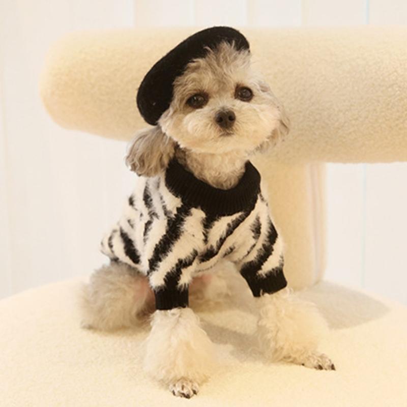 Fashion Pet Beret Hat with Unique Design Enhancing Pet Personality For Social Media Photo And Various Event Gathering