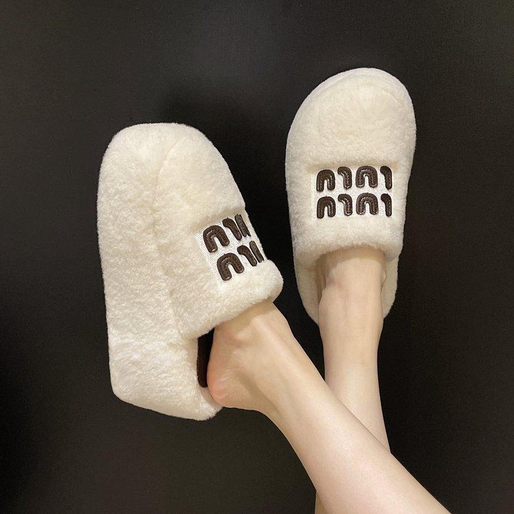Leopard print thick-bottomed fluffy slippers for women to wear outside autumn and winter new models for small people to increase their height