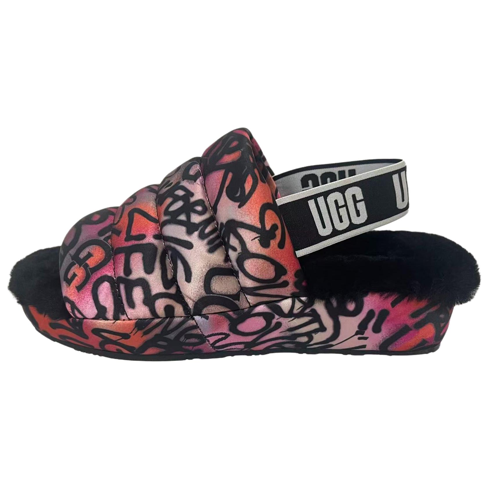 UGG Puff Yeah Pop Graffiti Атласные универсальные сандалии-слайды с открытым носком Женские сандалии Многоцветные 1105321-MULT 38 8400₽