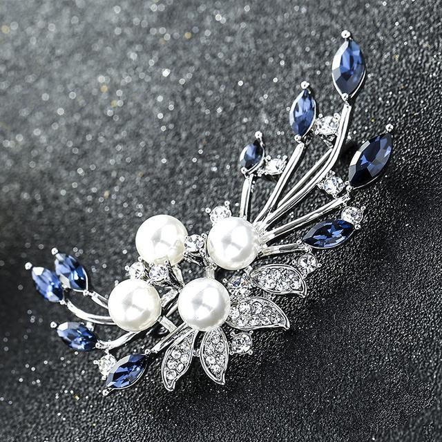 

Брошь из цветка сплава с жемчугом и стразами женская хрустальная брошь брошь аксессуары для костюма аксессуары для одежды синий
