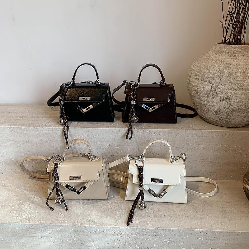 Handbag women's new fashion versatile shoulder bag niche design retro messenger bag